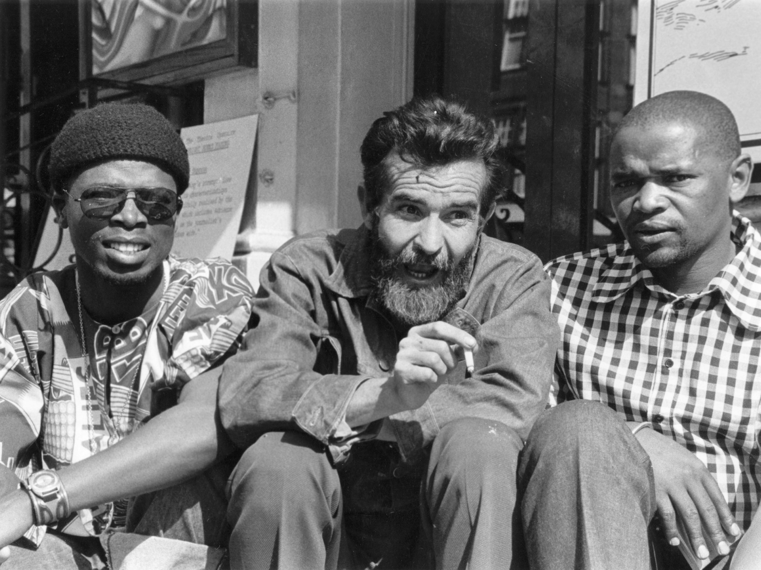 Fugard sits with South African actors John Kani (left) and Winston Ntshona at the Royal Court Theatre in September 1973. Photo by James Jackson/Evening Standard